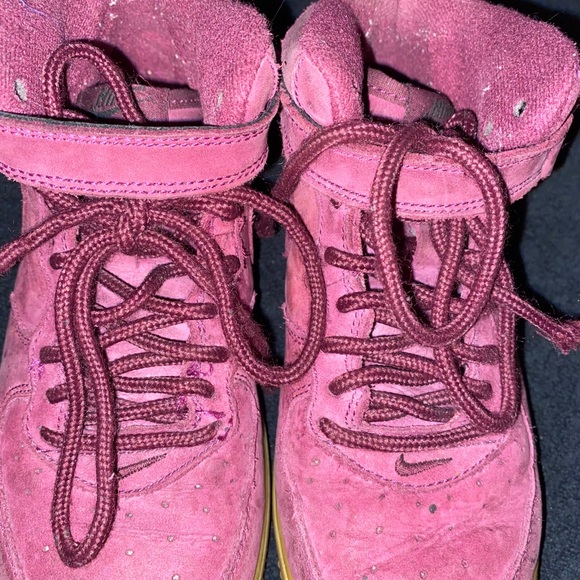 Shoes - Picture 3 of 5